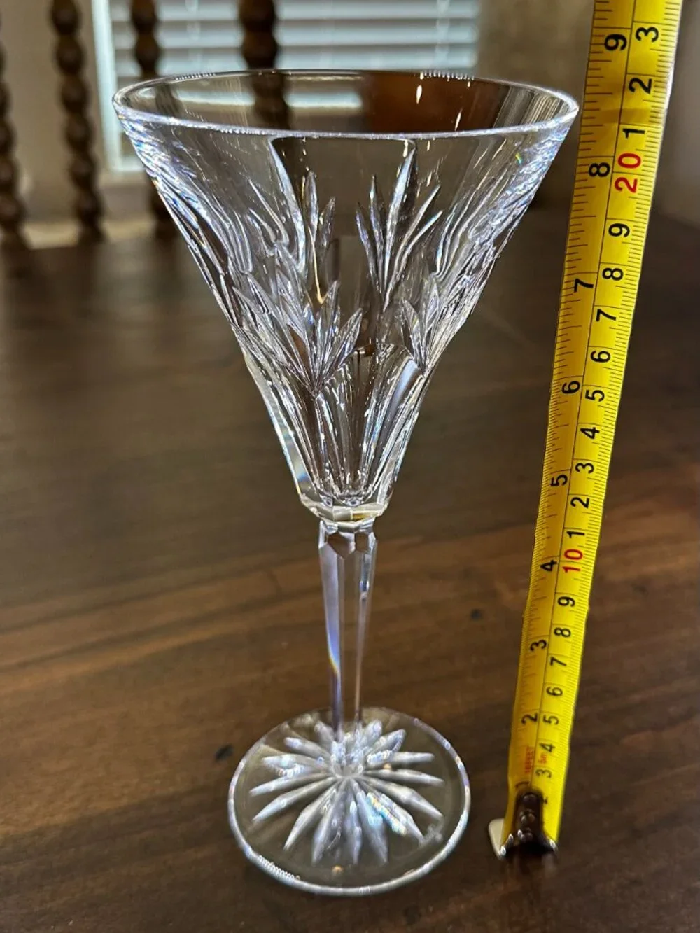 Waterford Crystal Ashleigh (Cut Starburst Foot) - Water Goblet - 8 1/4